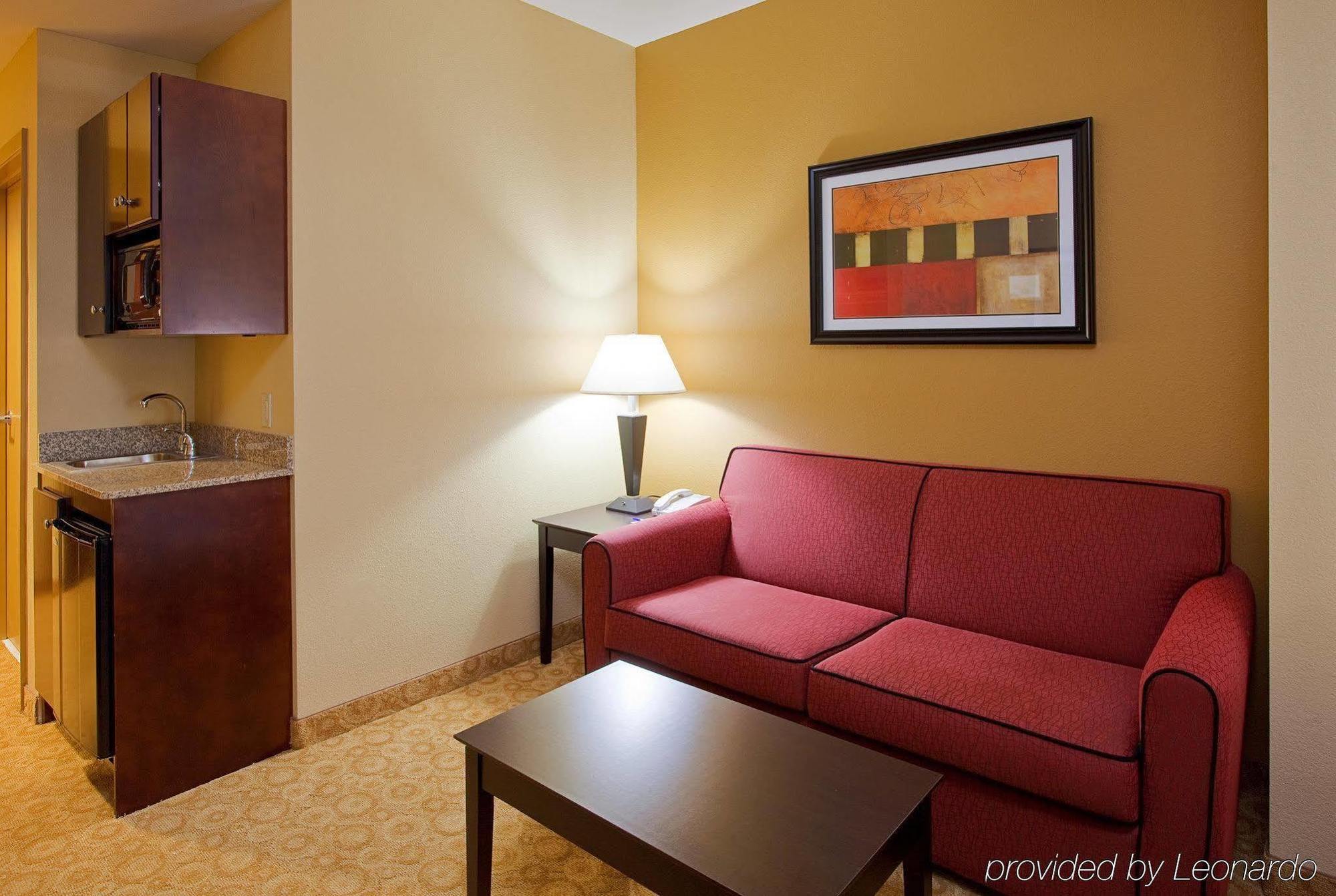 Holiday Inn Express Hotel & Suites Pensacola-West Navy Base, An Ihg Hotel Habitación foto